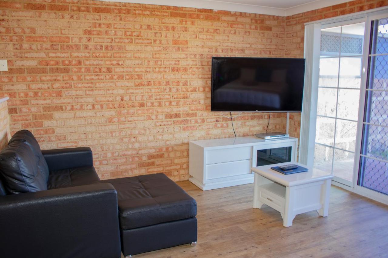 Seaspray Beach Holiday Park Dongara Exterior photo