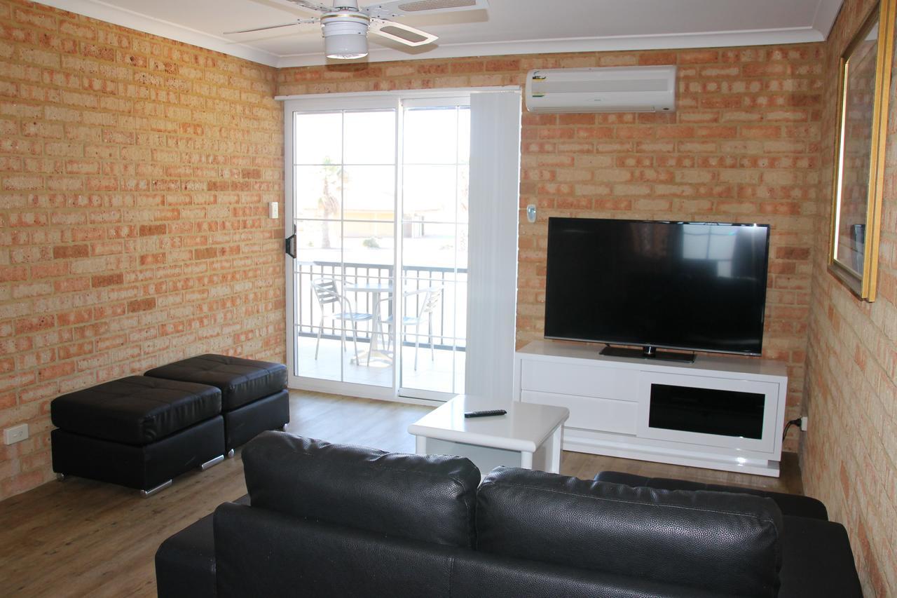 Seaspray Beach Holiday Park Dongara Room photo
